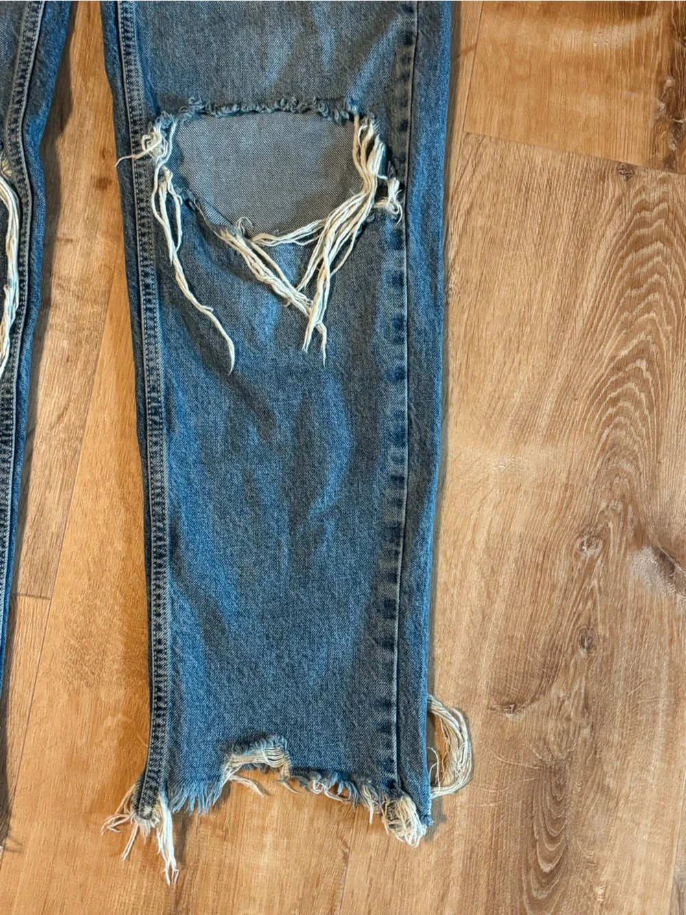 Urban Outfitters BDG High Rise Baggy Distressed Frayed Raw Hem Size 24 - Picture 9 of 15